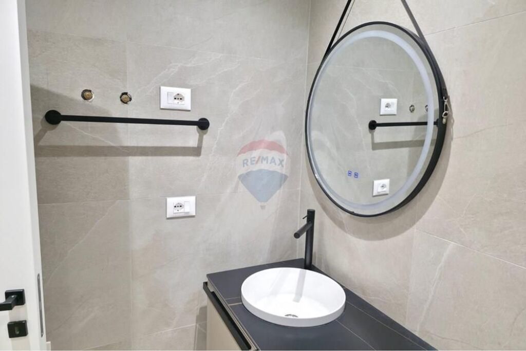 Duplex Moderno in Affitto Ingresso di "Kodrës së Diellit"