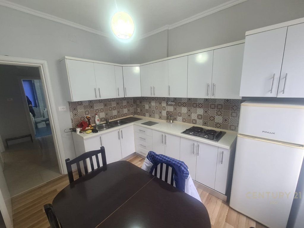 AFFITTASI APPARTAMENTO 1+1 E DEPOSITO IN VIA DURRES