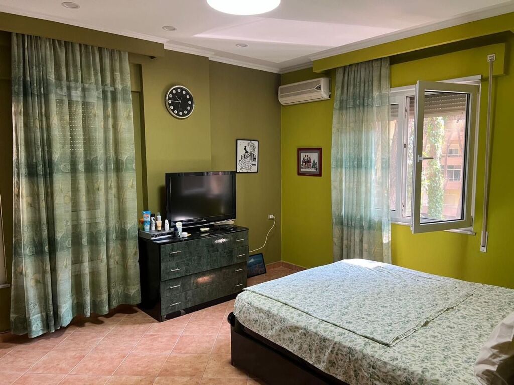 Shitet apartament 2+1+2 tek Mali i Robit