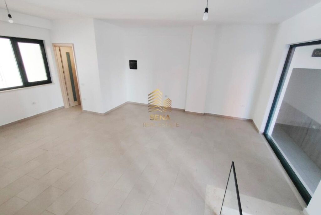 For sale, Business Premises, Green City Complex – Astir, 150,000 Euro