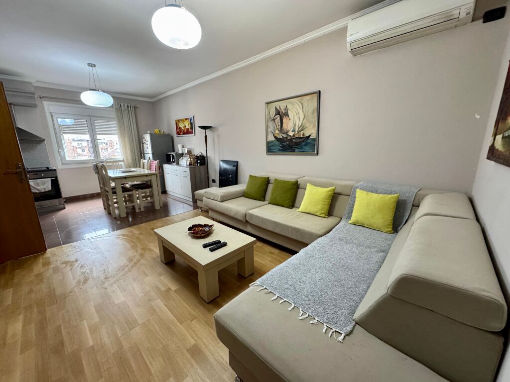 📣 QERA Apartament 1+1 📍 Pazari i Ri 🛣️ Rruga "Hoxha Tahsim" ✨