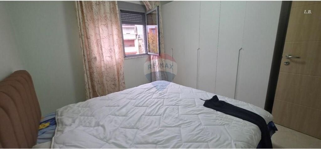 Apartament - Për Shitje - Tower Bridge, Tiranë