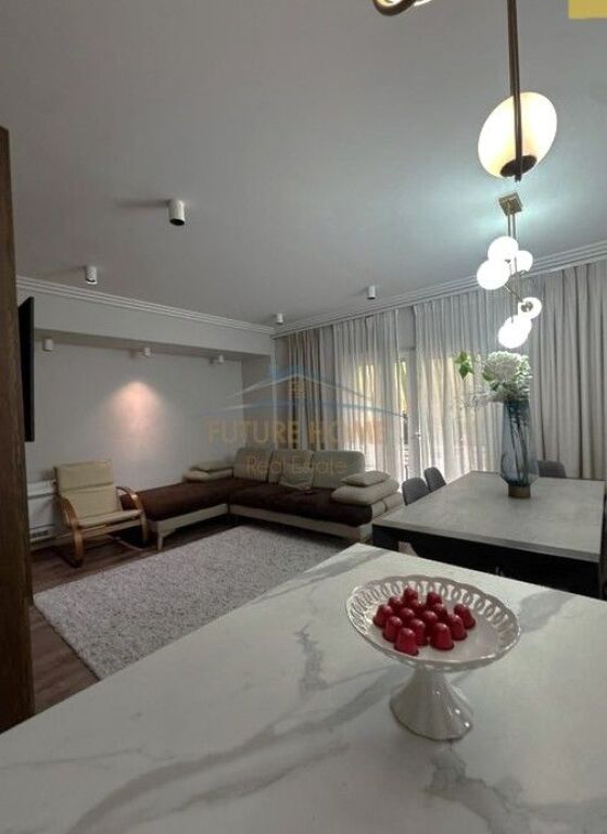 For sale, Apartment 3+1+2, 21 Dhjetori, Tirana