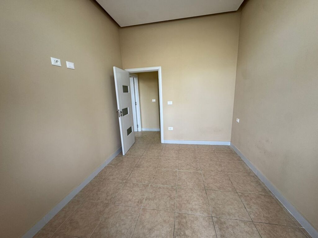Apartment 3+1 for sale at the Beach, Iliria