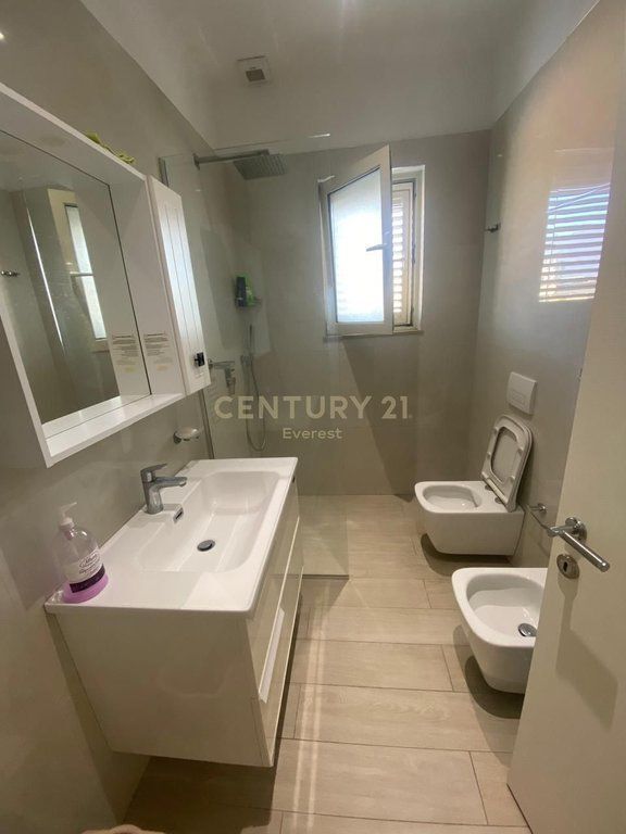 JEPET ME QERA APARTAMENT 2+1 TEK INXHINIERIA