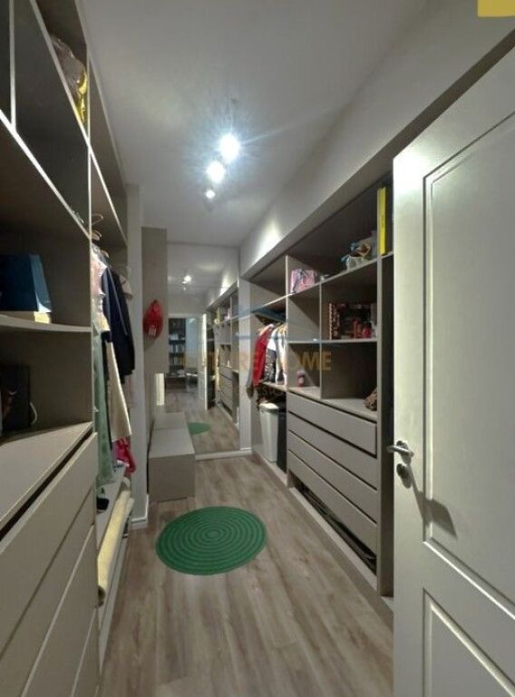 For sale, Apartment 3+1+2, 21 Dhjetori, Tirana