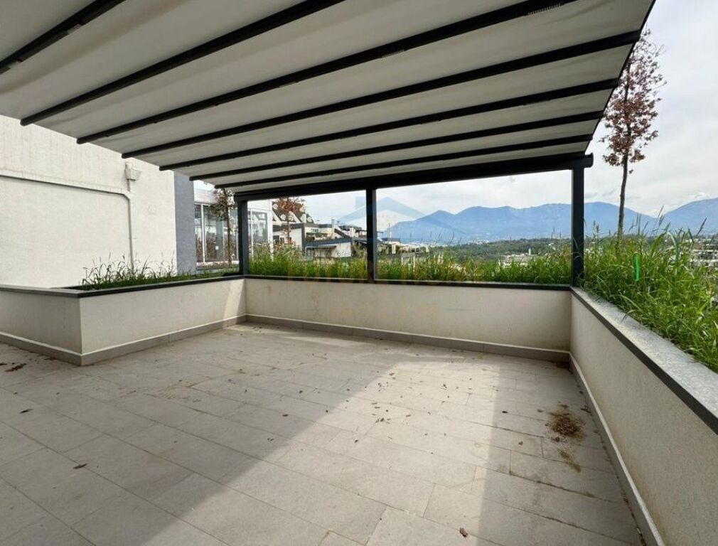 VENDESI PENTHOUSE 3+1+3 POSTI AUTO GREEN TERRACE, LIQUIDO THATE