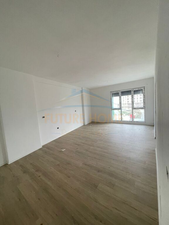 Shitet Apartament 2+1+2, Bulevardi i Ri, Rruga Jordan Misja.