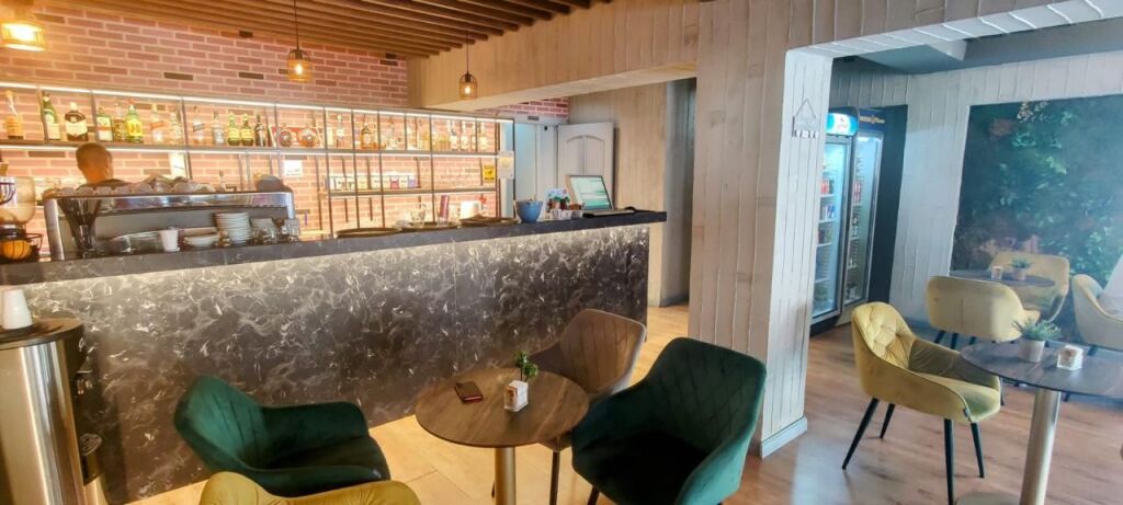 SHITET AMBIENT BIZNESI LOKAL DURRES
