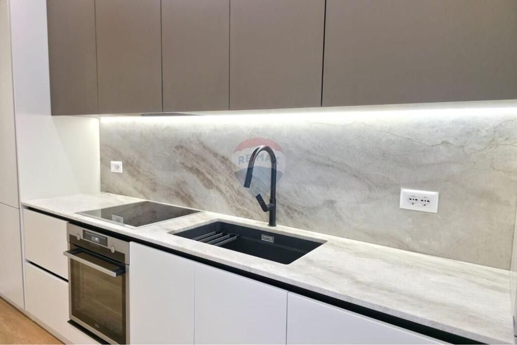 Duplex Moderno in Affitto Ingresso di "Kodrës së Diellit"