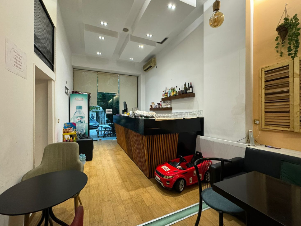 LOCALE IN VENDITA – Piazza Wilson