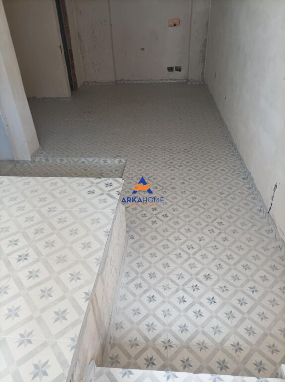 SHOP FOR SALE 50 M2 "BRACELET AREA NEAR MATERNITY" 100000 EURO