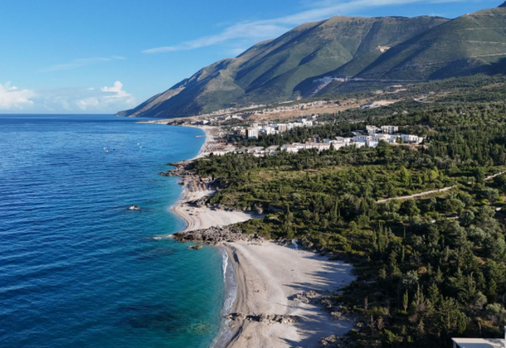 🏡 Villa di Lusso su 3 Piani con Piscina – Green Coast 2, Palasë