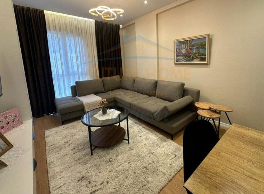 Qera, Apartament 2+1+2 Poste Parkimi,Univers City, QTU.