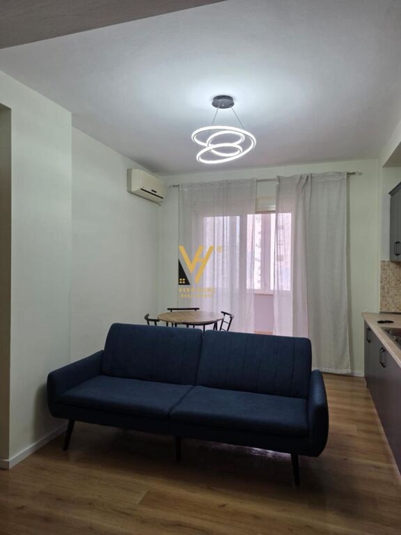 JEPET APARTAMENT 1+1 ME QIRA TE KOMUNA E PARISIT 60.000 LEKE