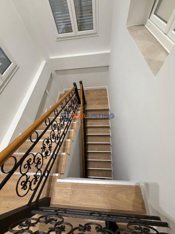 Edificio premium in affitto, Via Elbasan!