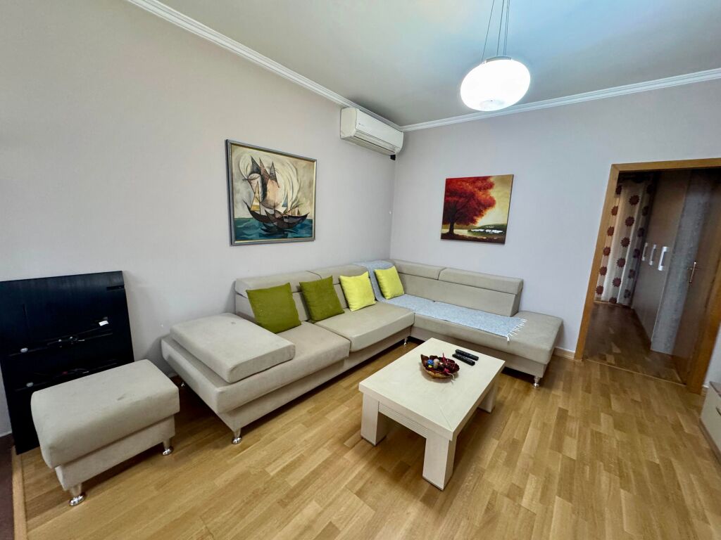 📣 QERA Apartament 1+1 📍 Pazari i Ri 🛣️ Rruga "Hoxha Tahsim" ✨