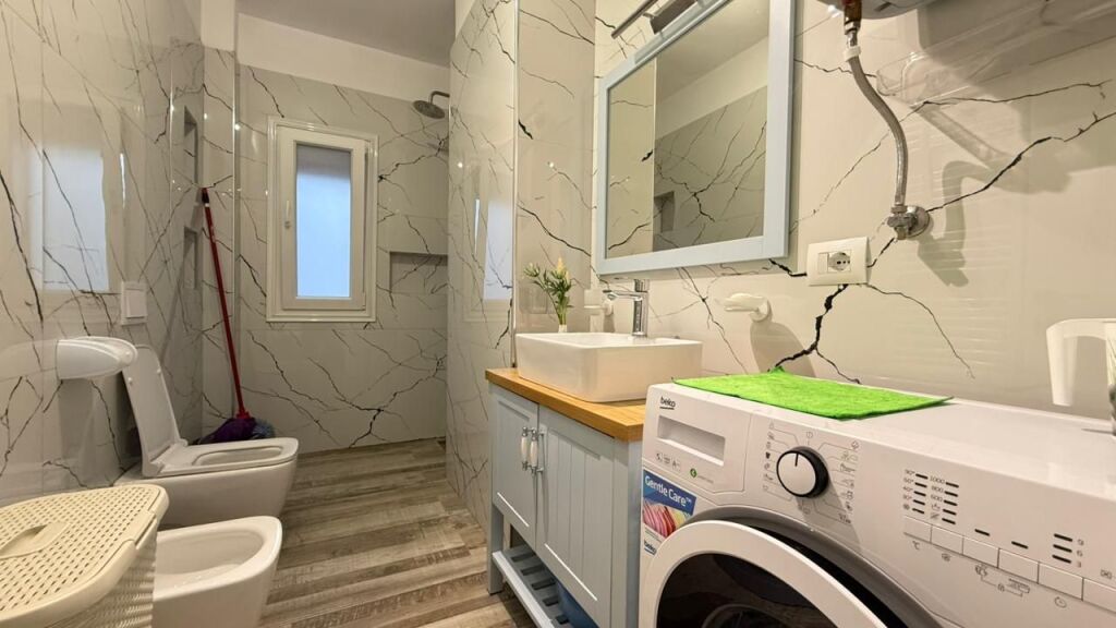 Apartament 2+1 me qira tek Stacioni i Trenit!