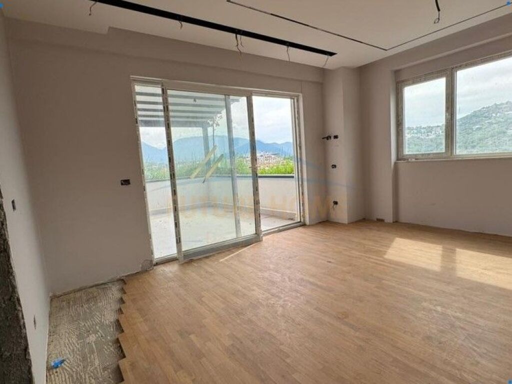 For sale, Penthouse 3+1+3 Parking Spaces, Green Terrace, Dry Lake