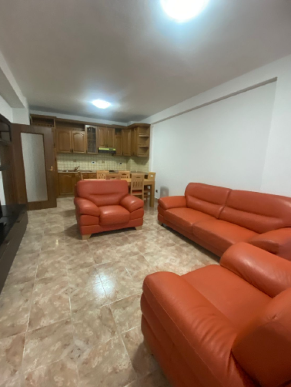 🏢 Apartment 2+1 for Rent – Kavaja Street | near the Orthodox Church  