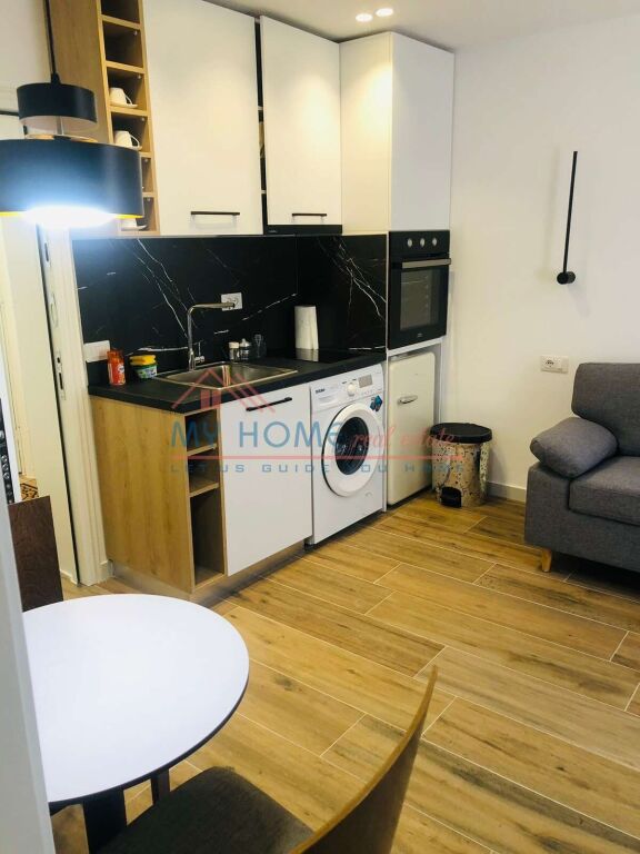 2 Apartament 1+1 ne Shitje Pazari i Ri Tirane