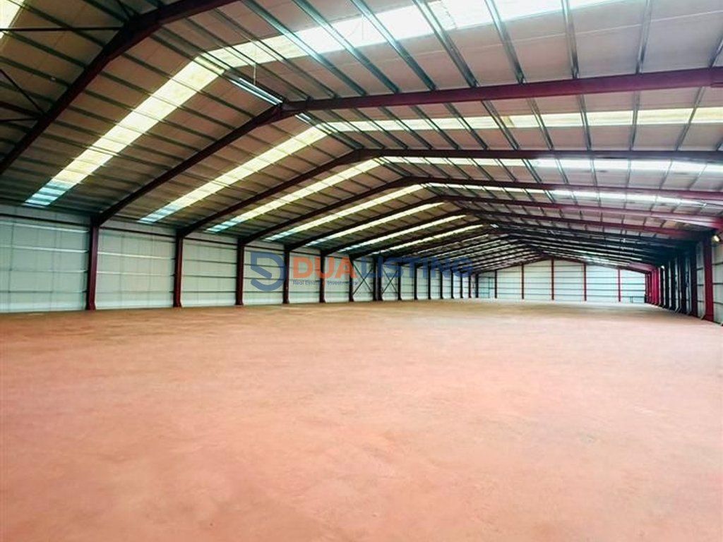 Capannone in Affitto 4500 m² – Vaqarr!