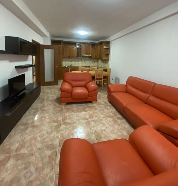 📌 JEPET ME QIRA APARTAMENT 2+1 – Rruga e Kavajës