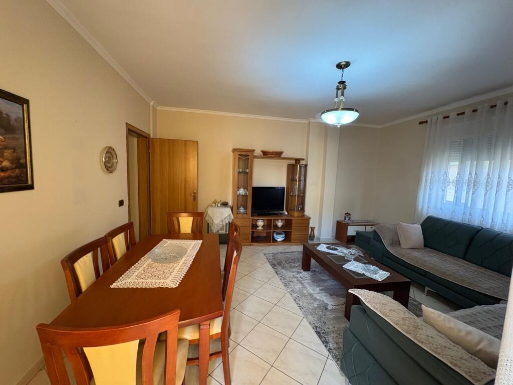 Appartamento 2+1+2 in Affitto – vicino al Tribunale, Durrës