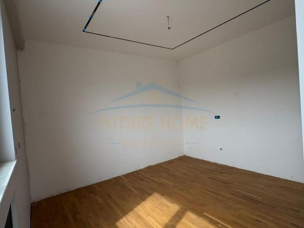 For sale, Penthouse 3+1+3 Parking Spaces, Green Terrace, Dry Lake