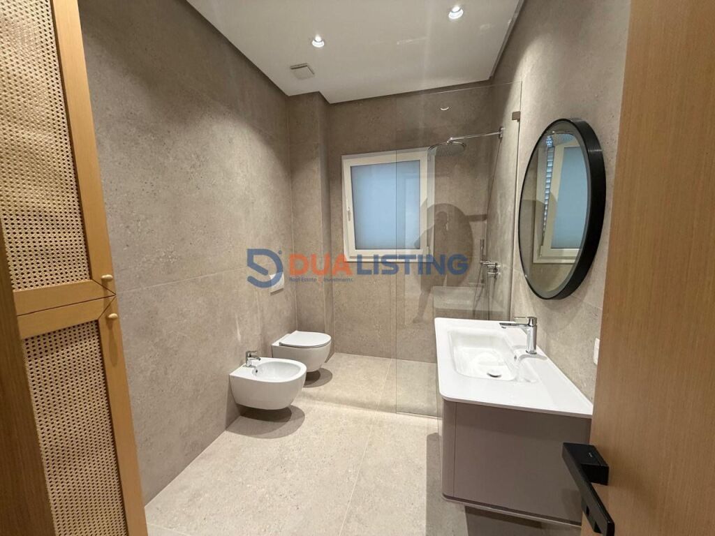 Edificio premium in affitto, Via Elbasan!