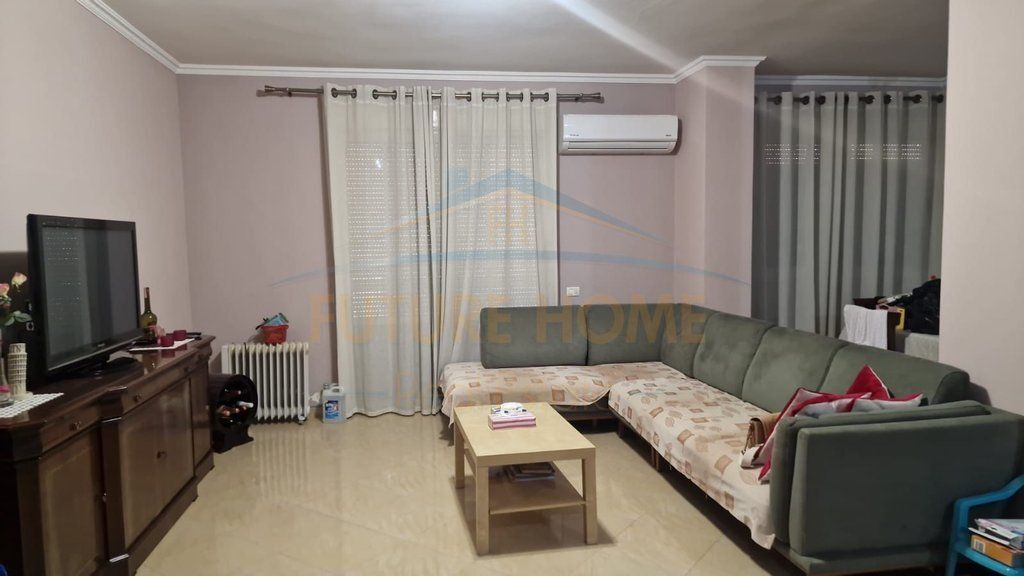 In vendita, Appartamento 2+1, vicino alla scuola 4 Deshmoret, Tirana.