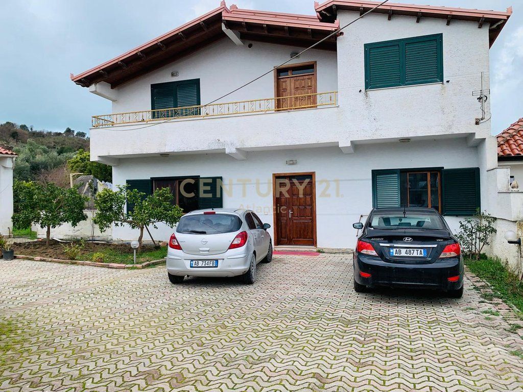 Two-storey villa for rent, in Porto Romano