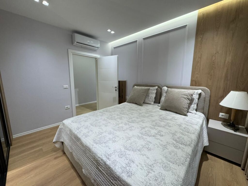 🏠 Affittasi appartamento 2+1+2 📍 Via Jordan Misja, vicino a SPAK – Tirana💰 80.000 lek al mese