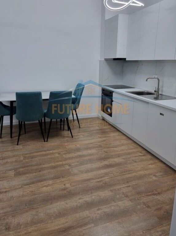Qera, Apartament 1+1+Post Parkim, Komuna e Parisit, Tiranë