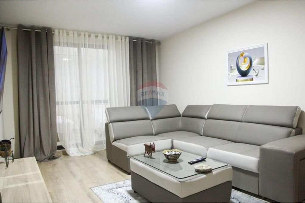 Apartament 2+1 per qira ne Xhamllik.