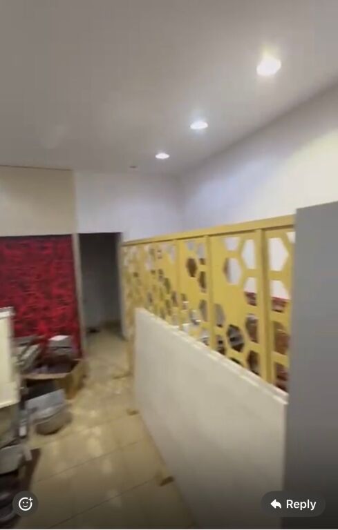 Negozio con una superficie di 75m2, Myslym Shyri dietro l'ufficio postale, 600 euro