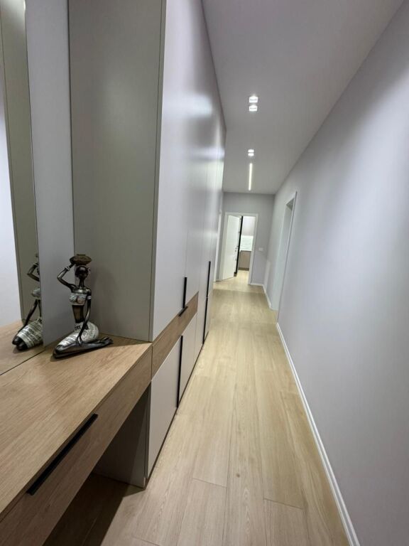 🏠 Affittasi appartamento 2+1+2 📍 Via Jordan Misja, vicino a SPAK – Tirana💰 80.000 lek al mese