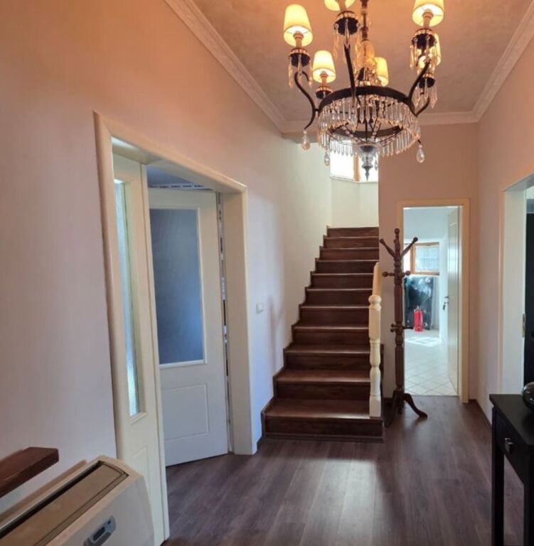 🏡 Villa con cortile in affitto
