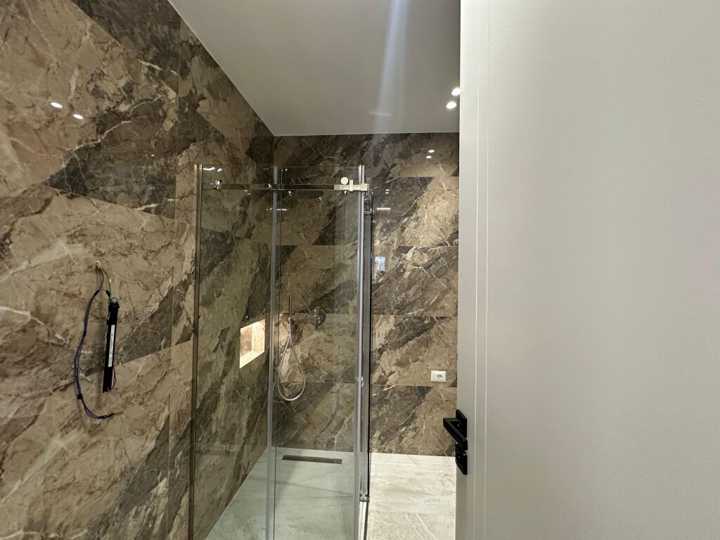 Apartament 2+1 per shitje tek Komuna e Parisit