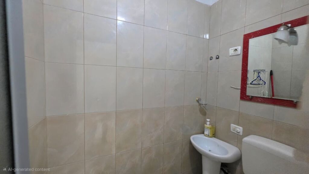 Shop for Rent – 100 m², Fiqirete Musta Street, Vlorë