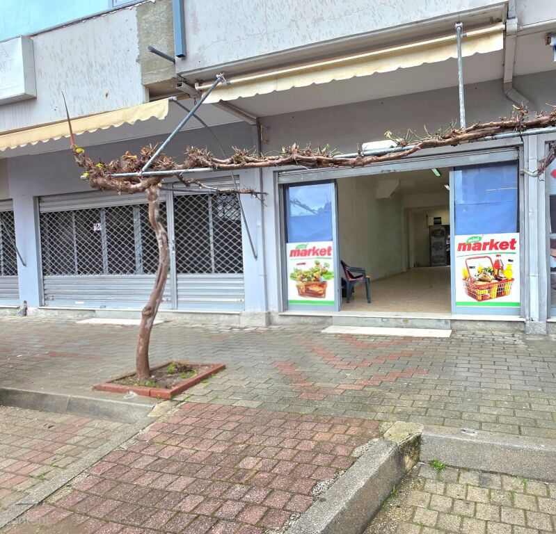 Shop for Rent – 100 m², Fiqirete Musta Street, Vlorë