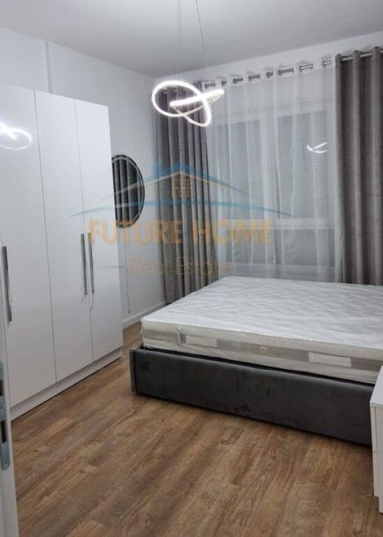 Qera, Apartament 1+1+Post Parkim, Komuna e Parisit, Tiranë