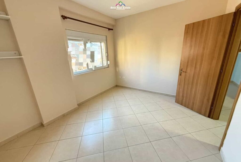 Appartamento In Affitto 2+1 Vicino alla Scuola Rossa (ID B2201732) Tirana