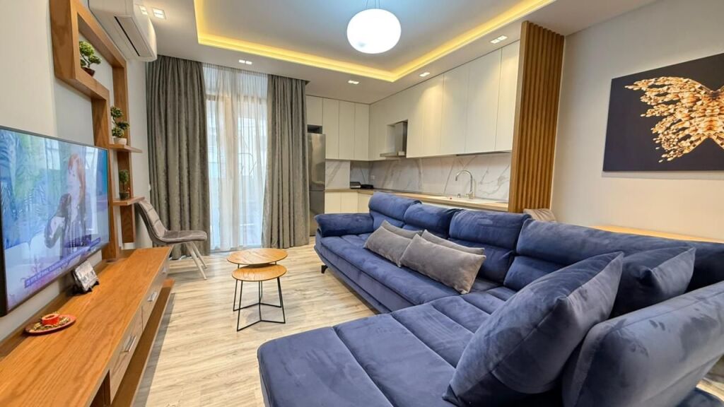 Apartament luksoz 1+1 me qira pranë Stacionit të Trenit