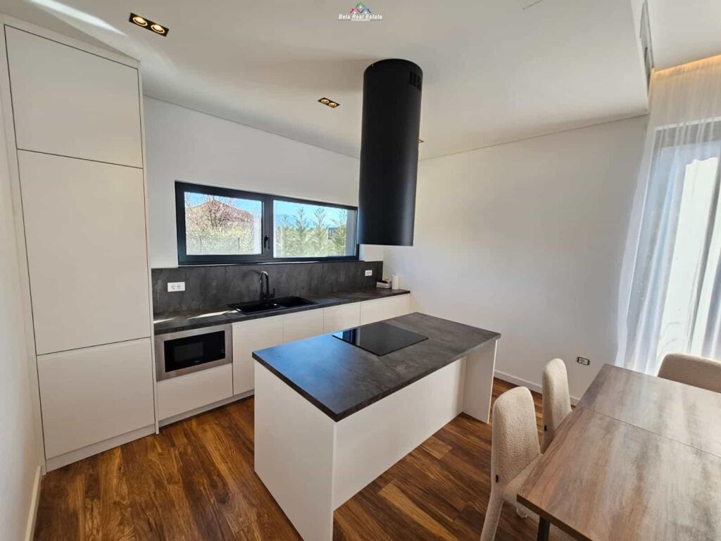 Villa su 3 piani in affitto presso Olive Grove Residence (ID BV22579) Tirana