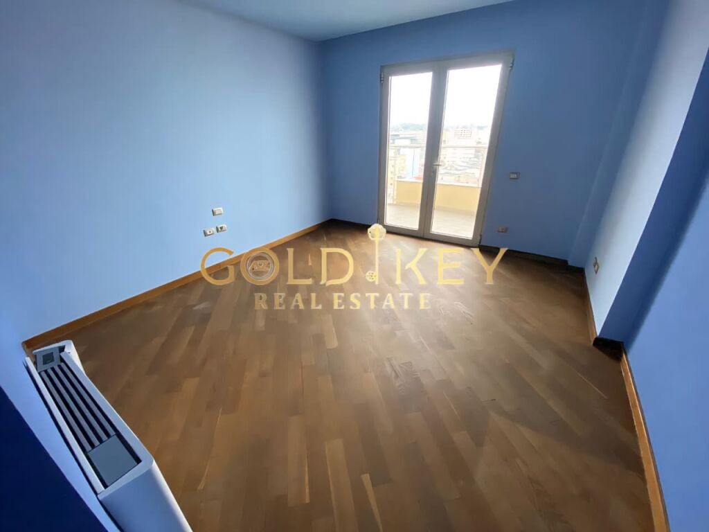 🏠 Shitet Apartament 3+1+2 full pamje deti Plazh Durres