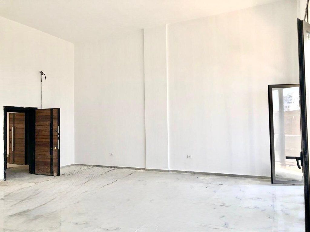 COMMERCIAL SPACE FOR SALE IN FRESK