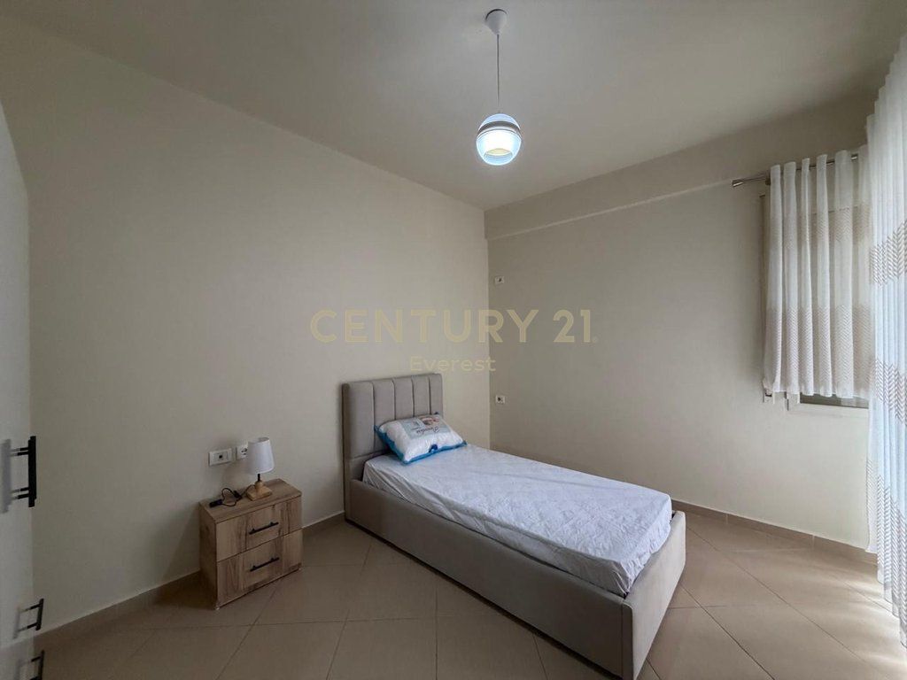 APARTAMENT 2+1 ME QERA TEK PALLATI ME SHIGJETA