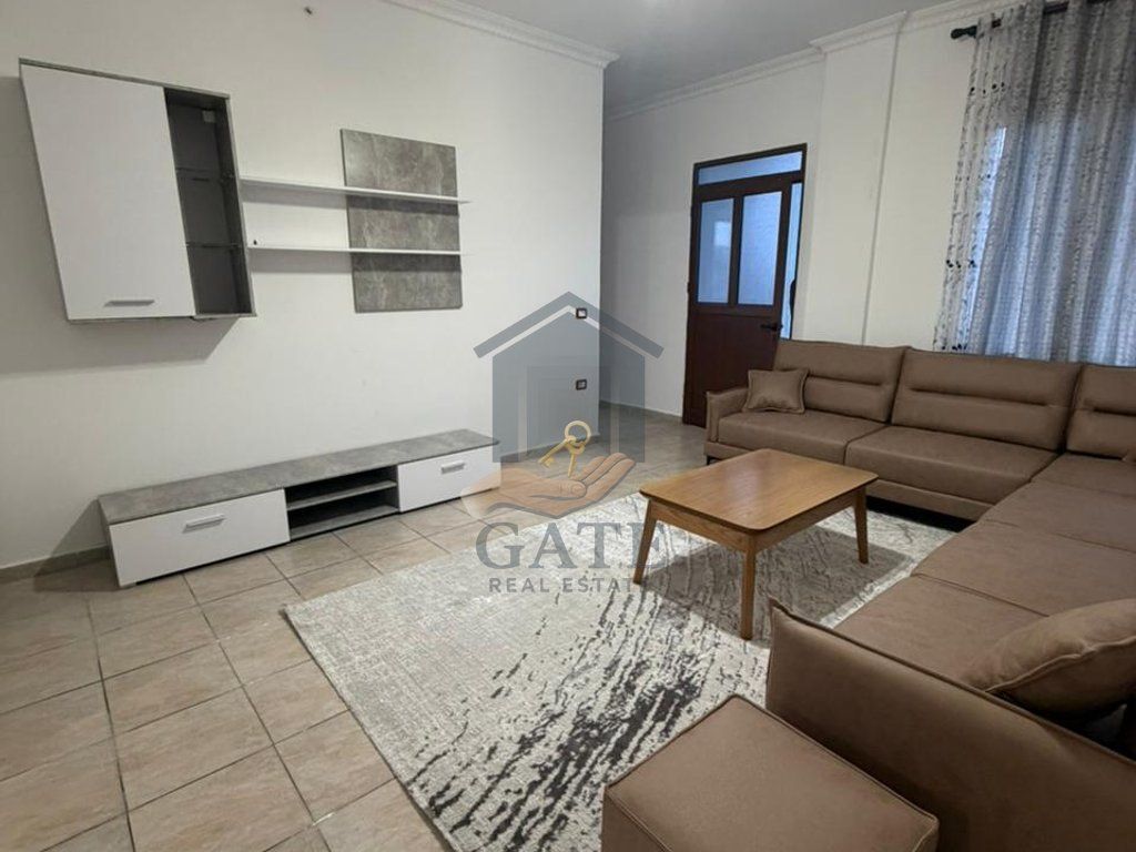 Appartamento elegante 2+1 in affitto nella zona molto richiesta vicino all'ex URT Durres.