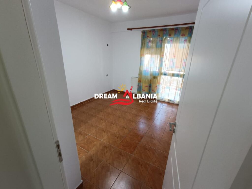 Ufficio vuoto in affitto in via Lidhja e Prizrenit vicino a Garda, Tirana (ID 42215485)